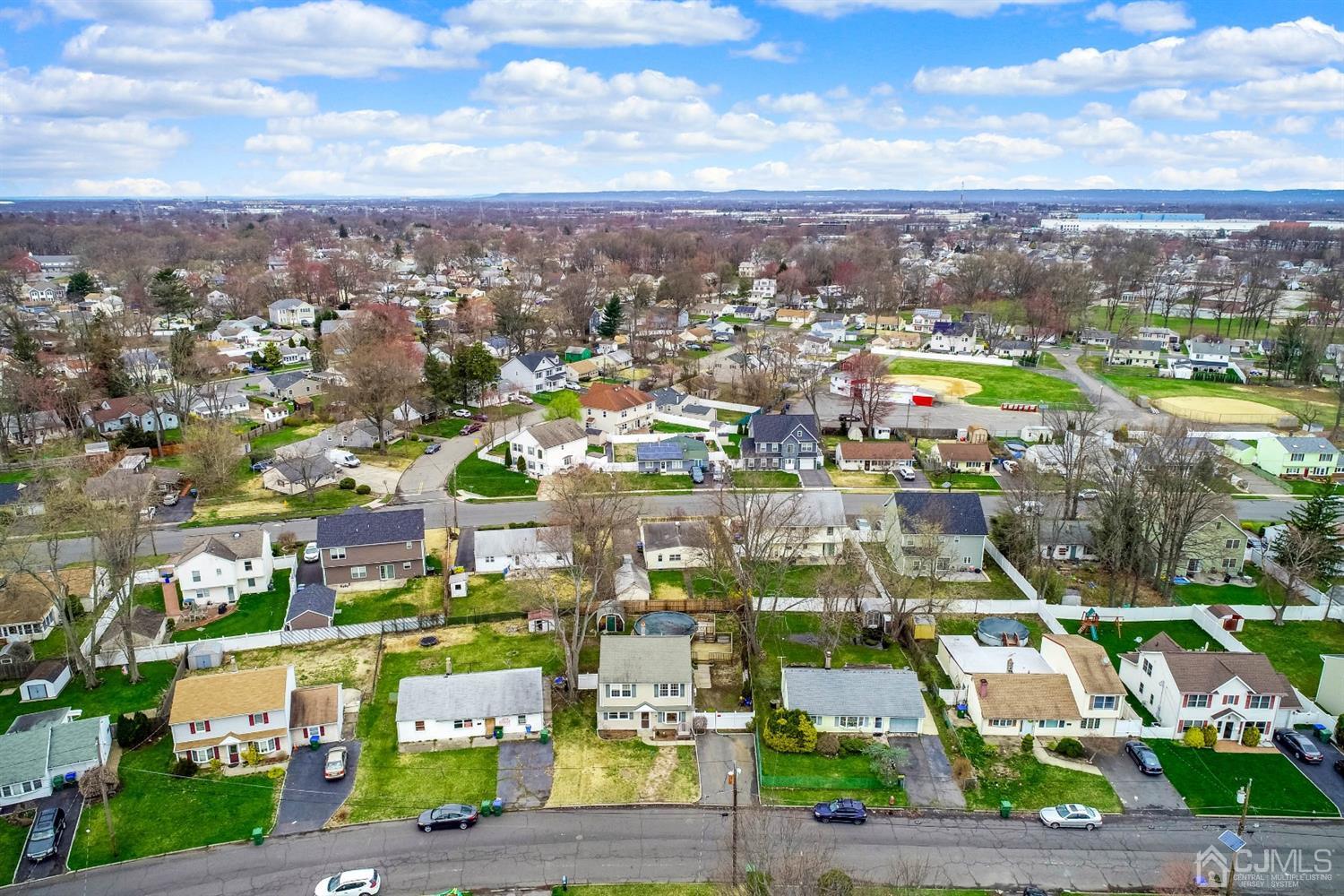 21 Crescent Road Edison, NJ 08817 - Photo 32 of 38 a view of a city