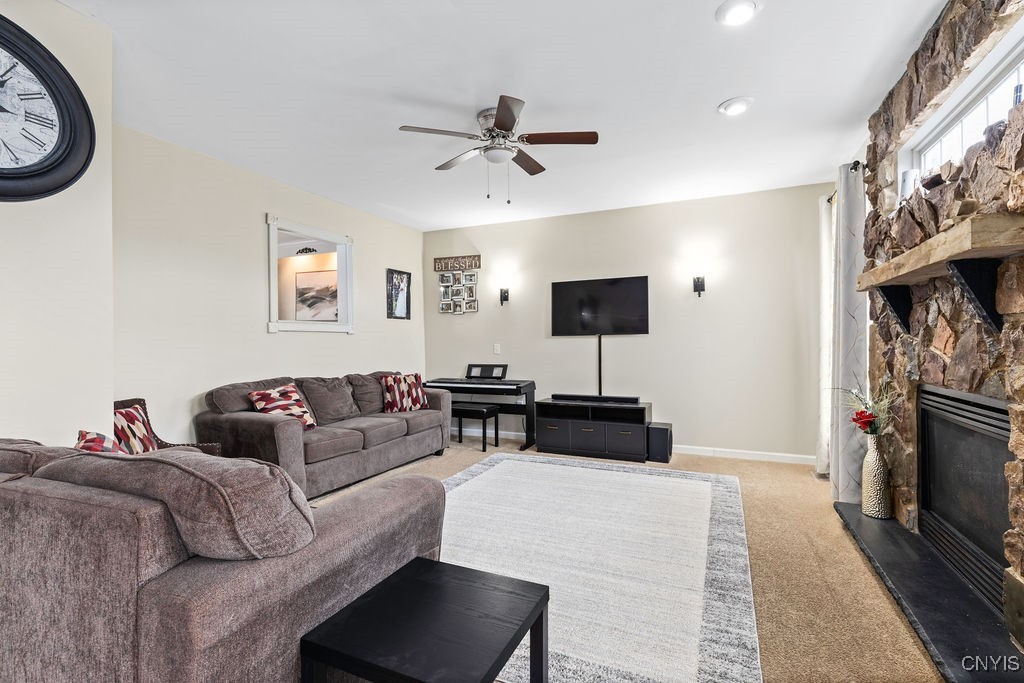 8249 Dampier Circle Clay, NY 13090 - Photo 18 of 45