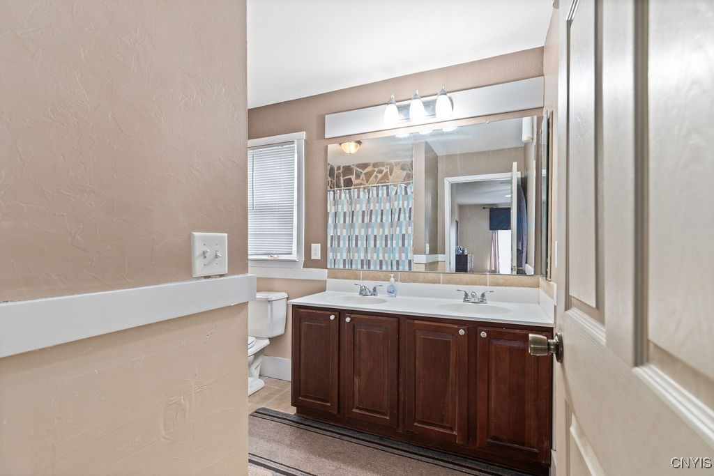 8249 Dampier Circle Clay, NY 13090 - Photo 26 of 45