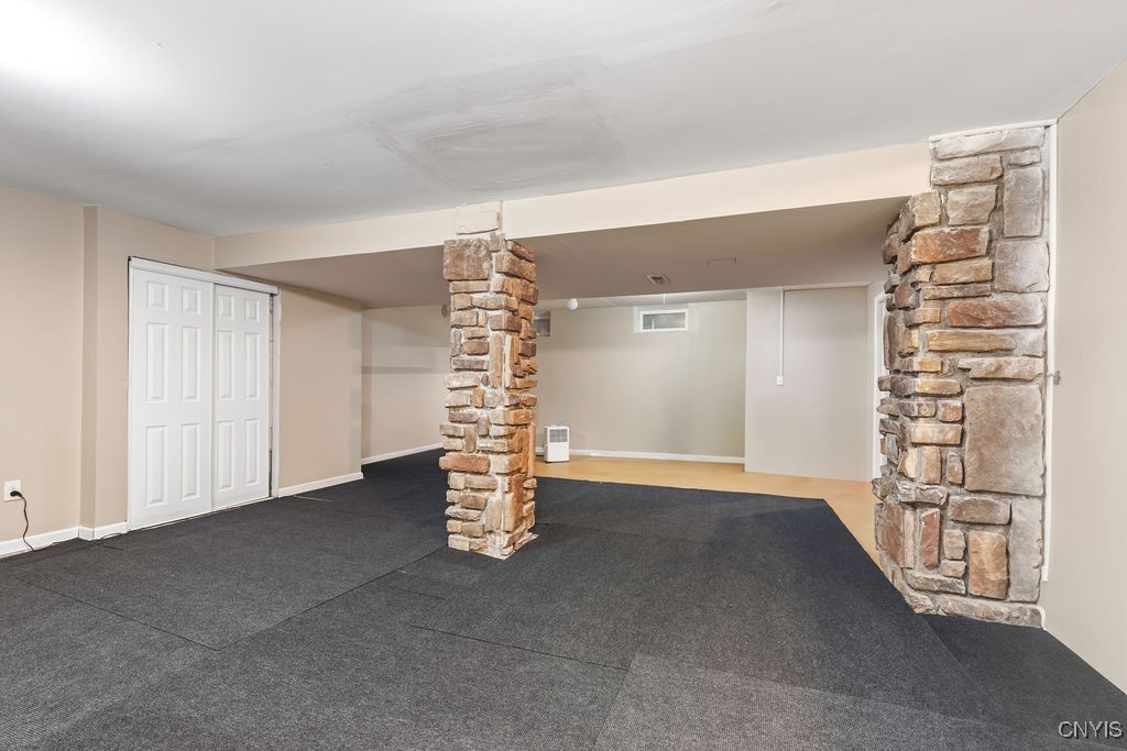 8249 Dampier Circle Clay, NY 13090 - Photo 33 of 45