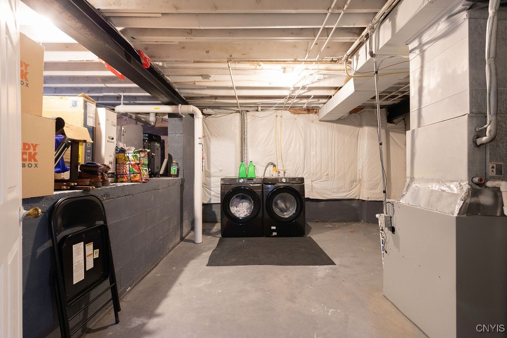 8249 Dampier Circle Clay, NY 13090 - Photo 35 of 45