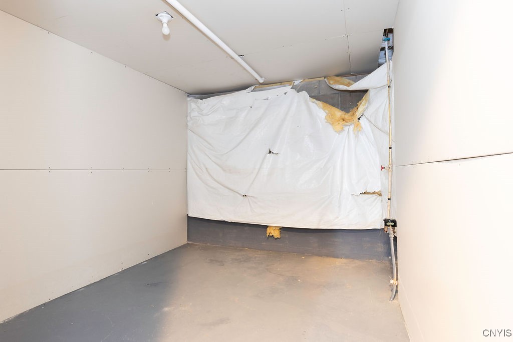 8249 Dampier Circle Clay, NY 13090 - Photo 36 of 45