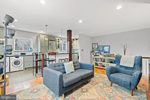 $349,000 | 1649 Fitzgerald Lane, Alexandria, VA 22302