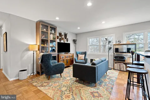 $349,000 | 1649 Fitzgerald Lane, Alexandria, VA 22302