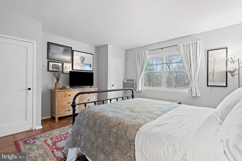 $349,000 | 1649 Fitzgerald Lane, Alexandria, VA 22302