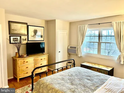 $349,000 | 1649 Fitzgerald Lane, Alexandria, VA 22302