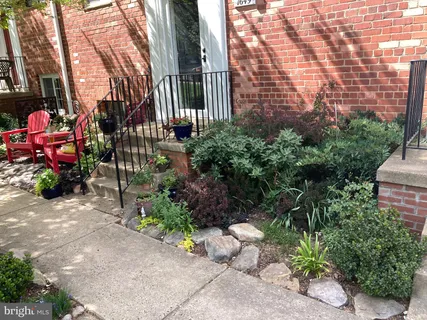 $349,000 | 1649 Fitzgerald Lane, Alexandria, VA 22302