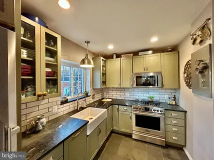 $349,000 | 1649 Fitzgerald Lane, Alexandria, VA 22302