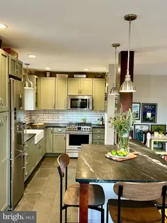 $349,000 | 1649 Fitzgerald Lane, Alexandria, VA 22302