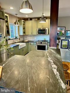 $349,000 | 1649 Fitzgerald Lane, Alexandria, VA 22302