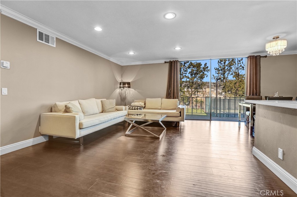 100 South Doheny Drive, Unit 315 Los Angeles, CA 90048 - Photo 2 of 15