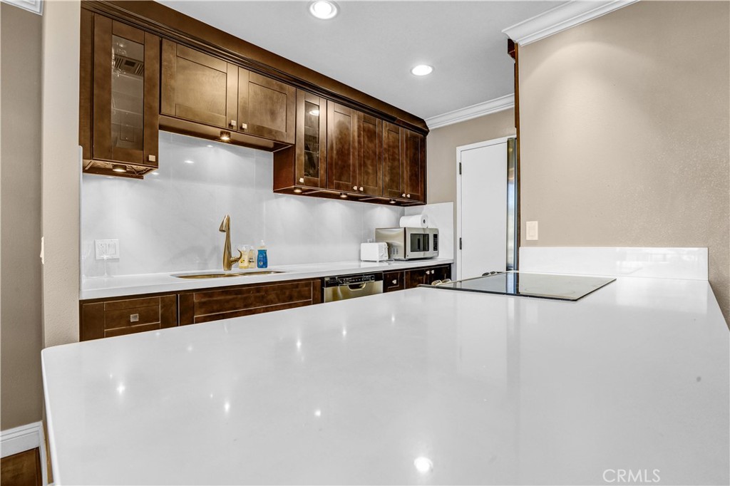 100 South Doheny Drive, Unit 315 Los Angeles, CA 90048 - Photo 5 of 15