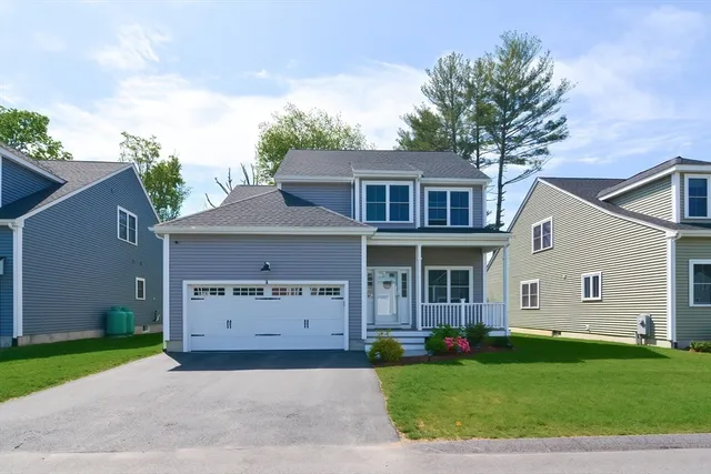 $634,900 | 3 Brown Bear Lane, Unit 3, Milford, MA 01757