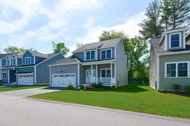 $634,900 | 3 Brown Bear Lane, Unit 3, Milford, MA 01757