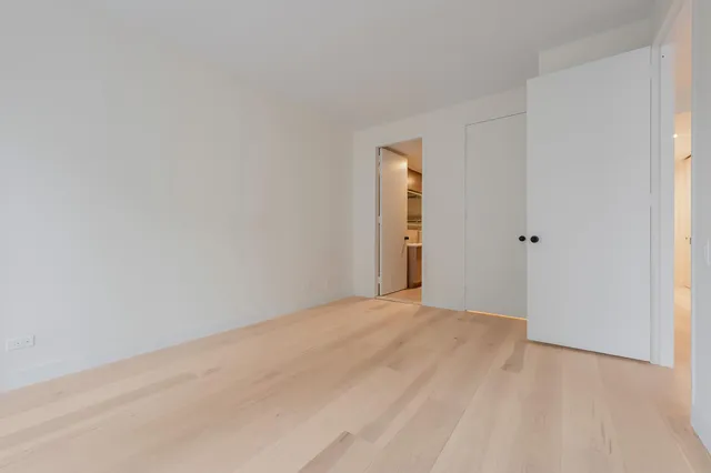 $1,290,000 | 146 West 57th Street, Unit 52E | Theater District