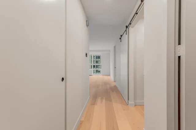 $1,290,000 | 146 West 57th Street, Unit 52E | Theater District
