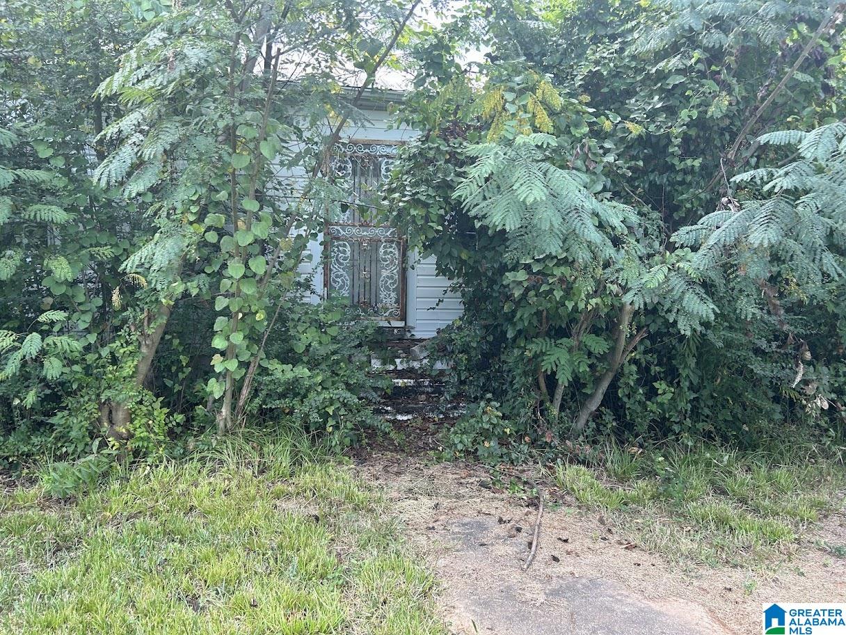 1818 Hillcrest Road Northeast Birmingham, AL 35215 - Photo 2 of 23
