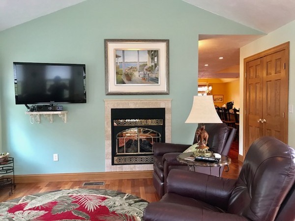 39 Riverdale Road Billerica, MA 01821 - Photo 7 of 18