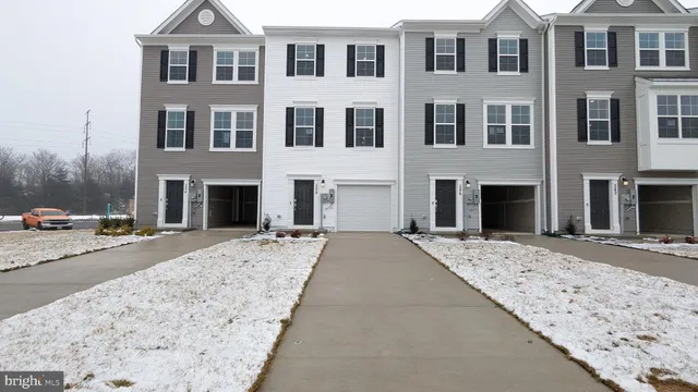 $1,890 | 250 Cooperage Road, Inwood, WV 25428