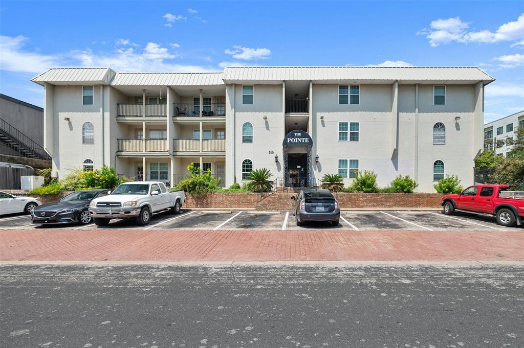 910 Duncan Lane, Unit 19 Austin, TX 78705 - Photo 13 of 13 a view of a house with a patio