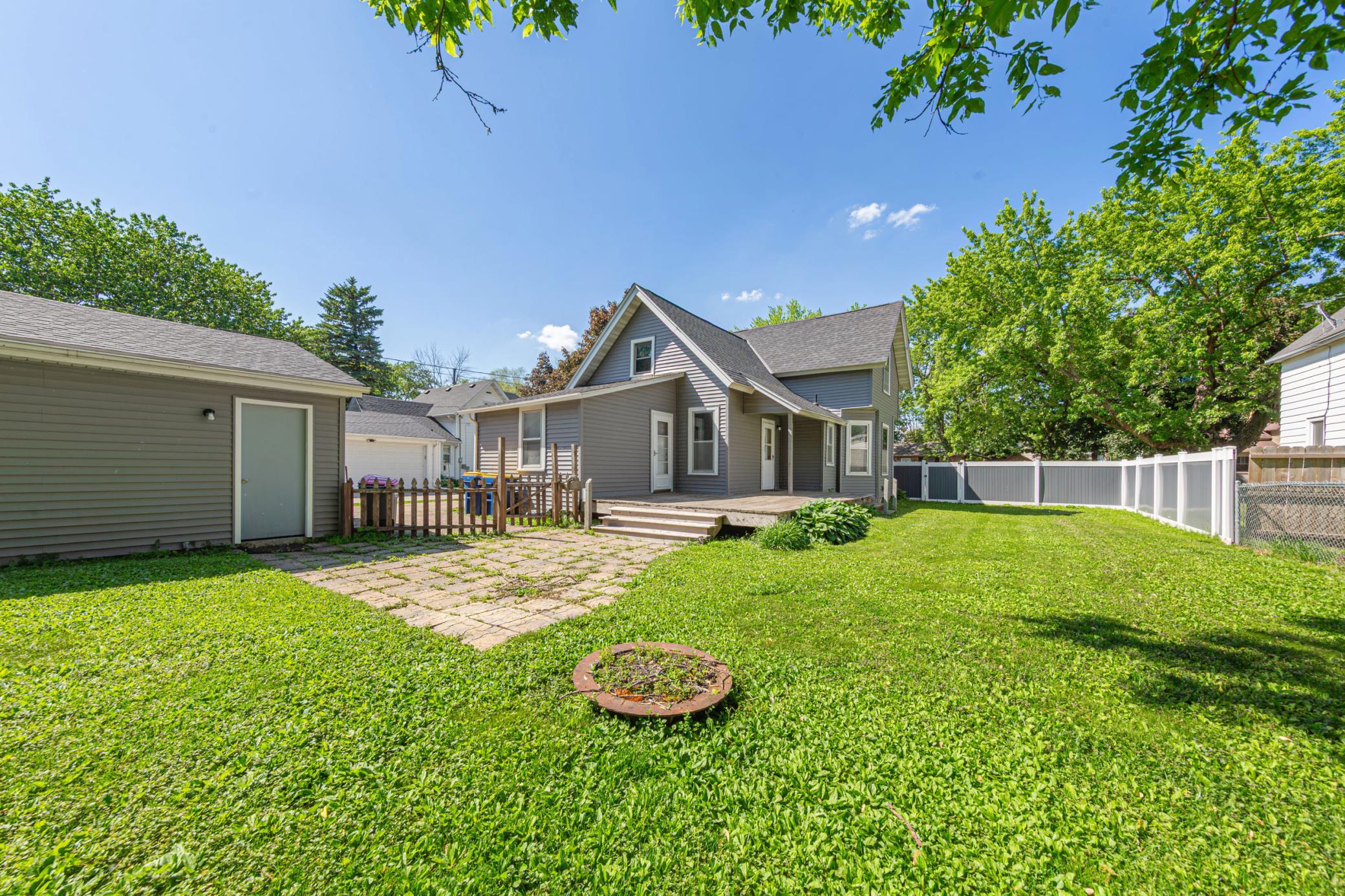 727 Division Street West Faribault, MN 55021 - Photo 4 of 32
