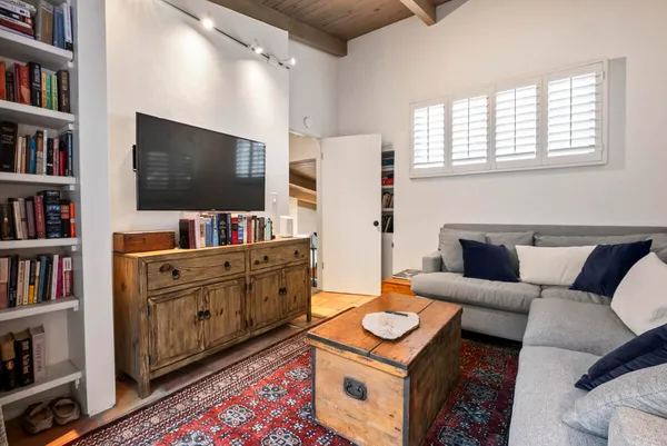 $7,900 | 901 Cheltenham Road, Santa Barbara, CA 93105