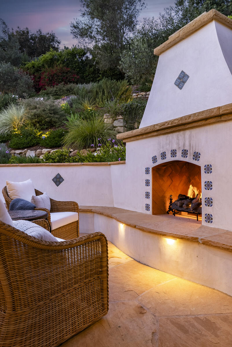 901 Cheltenham Road Santa Barbara, CA 93105 - Photo 2 of 27 a view of sitting area in back of a house