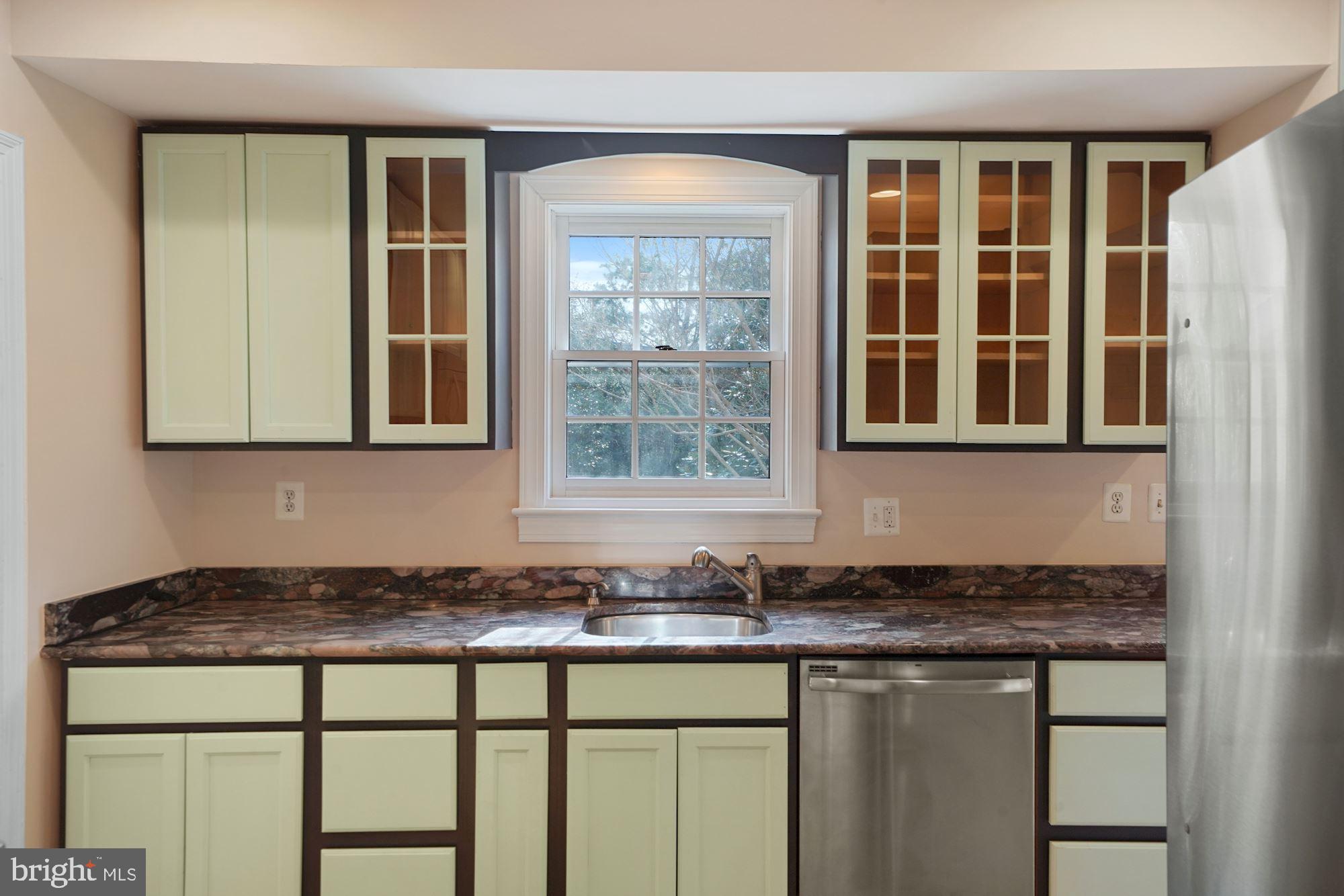 8007 Maple Ridge Road Bethesda, MD 20814 - Photo 8 of 32