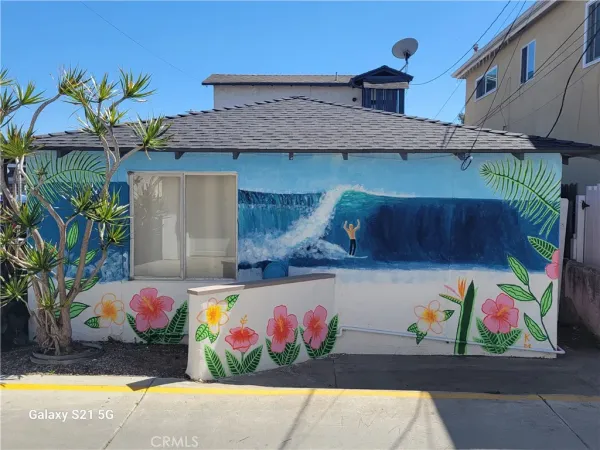 $3,900 | 223 32nd Street, Unit A, Newport Beach, CA 92663