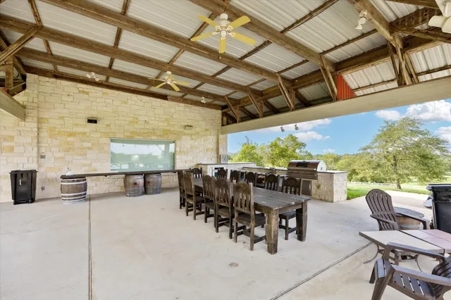 $8,400,000 | 4008 Farm To Market Road 949, Sealy, TX 77474