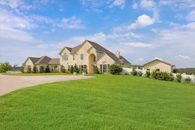 $8,400,000 | 4008 Farm To Market Road 949, Sealy, TX 77474