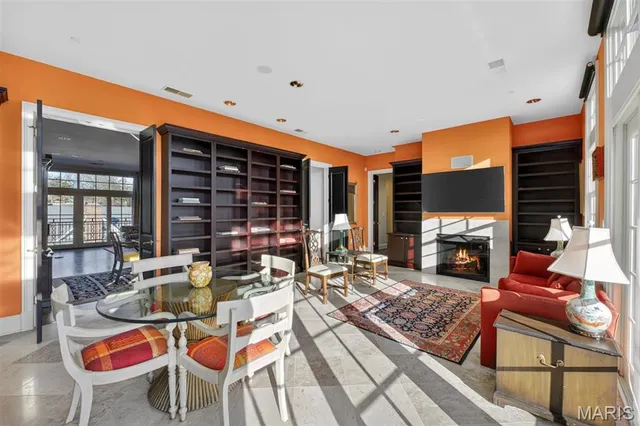 $1,449,000 | 622 Forest Court, Unit 4A, Clayton, MO 63105