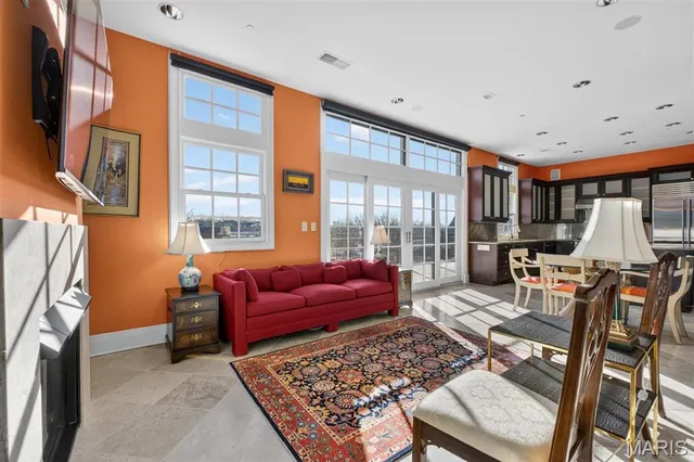 $1,449,000 | 622 Forest Court, Unit 4A, Clayton, MO 63105