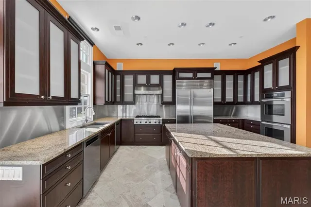 $1,449,000 | 622 Forest Court, Unit 4A, Clayton, MO 63105