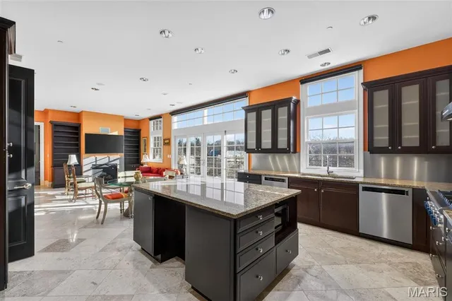 $1,449,000 | 622 Forest Court, Unit 4A, Clayton, MO 63105