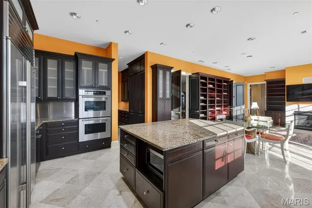 $1,449,000 | 622 Forest Court, Unit 4A, Clayton, MO 63105