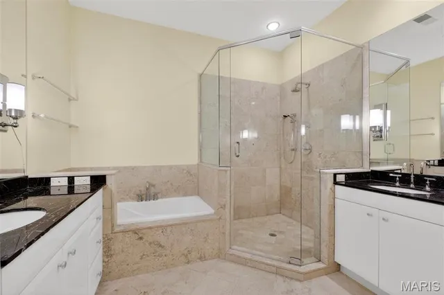 $1,449,000 | 622 Forest Court, Unit 4A, Clayton, MO 63105