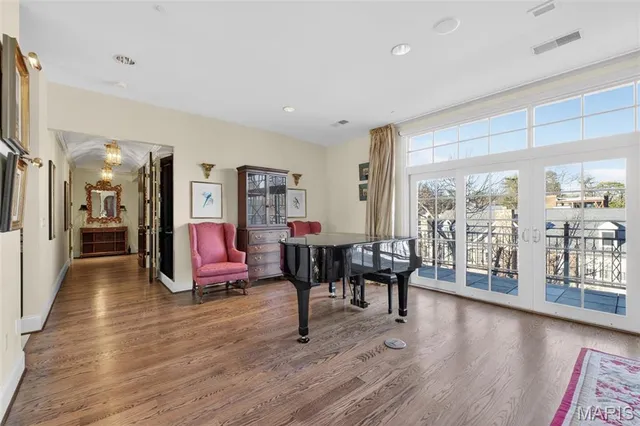 $1,449,000 | 622 Forest Court, Unit 4A, Clayton, MO 63105