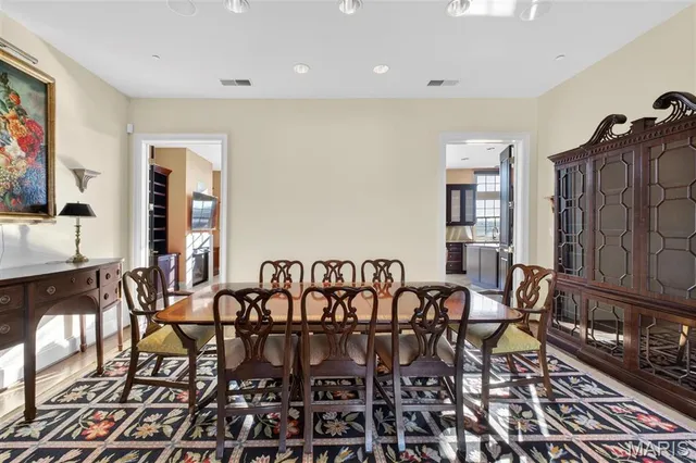 $1,449,000 | 622 Forest Court, Unit 4A, Clayton, MO 63105