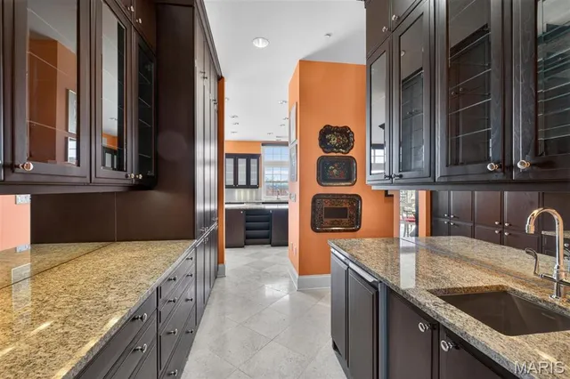 $1,449,000 | 622 Forest Court, Unit 4A, Clayton, MO 63105