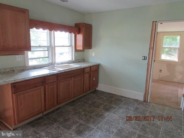 237 East Main Street Tuckerton, NJ 08087 - Photo 4 of 20 Gallery Image 4