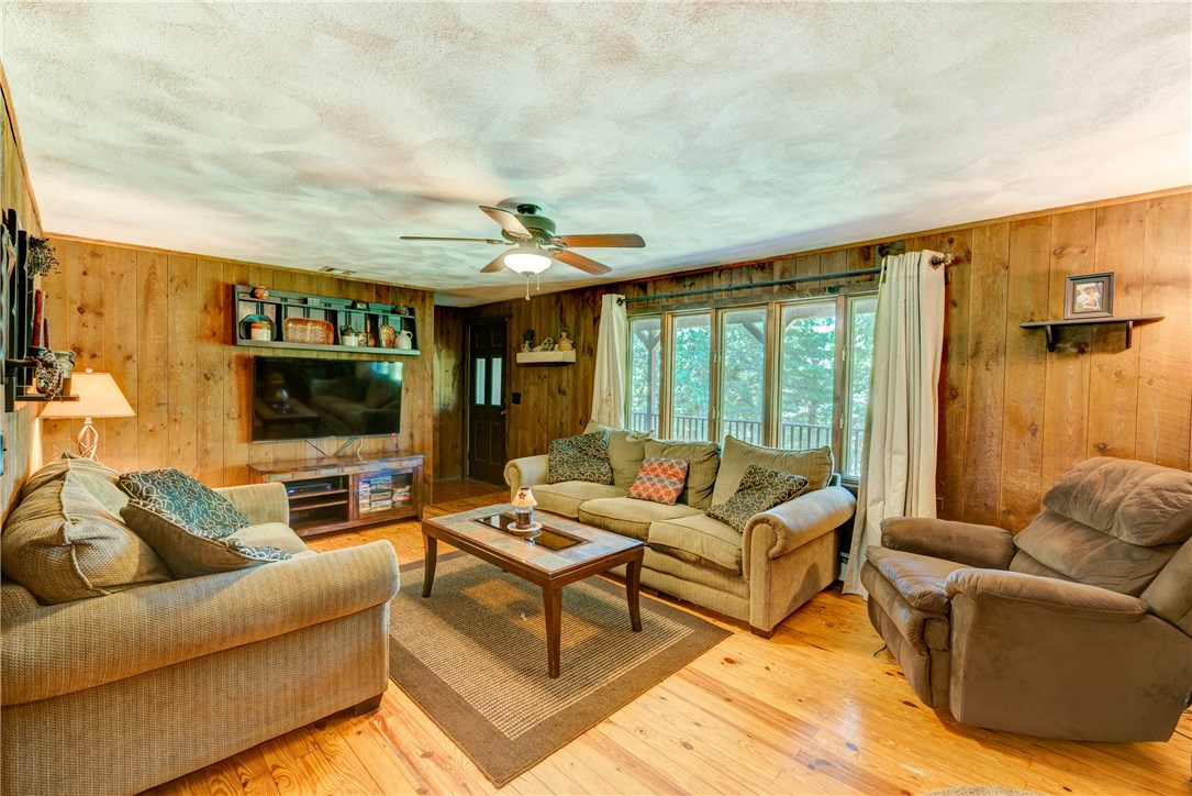 582 Trimtown Road Scituate, RI 02857 - Photo 9 of 18
