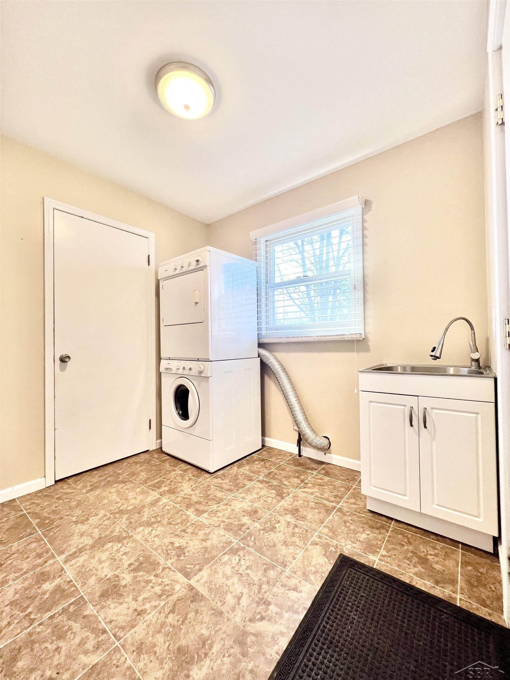 4093 North Center Road Saginaw, MI 48603 - Photo 12 of 31 50101549-15.JPG