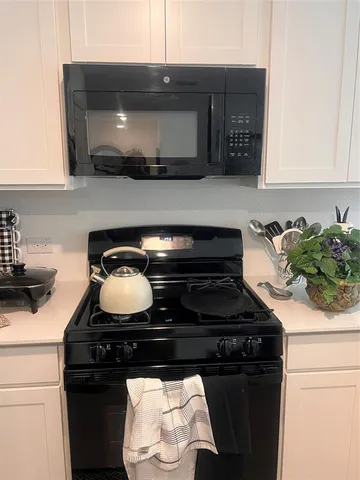 $2,400 | 14143 Hammersmith Street, Pilot Point, TX 76258