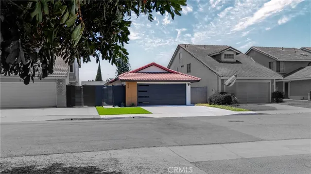 $775,000 | 530 West Cypress Street, Compton, CA 90220