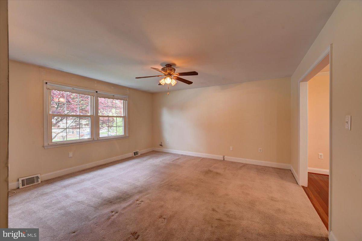 155 Woodstream Road Marcus Hook, PA 19061 - Photo 4 of 39 Gallery Image 4