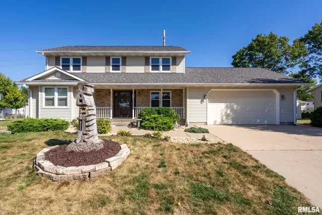 $395,000 | 306 13th Avenue, De Witt, IA 52742