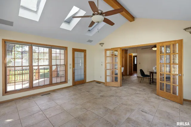 $395,000 | 306 13th Avenue, De Witt, IA 52742