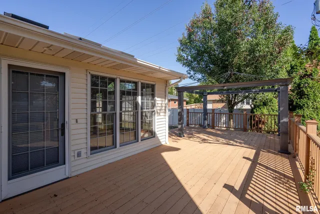 $395,000 | 306 13th Avenue, De Witt, IA 52742