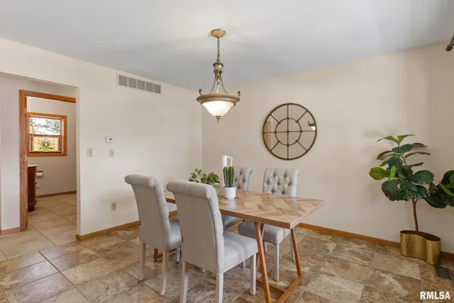 $395,000 | 306 13th Avenue, De Witt, IA 52742